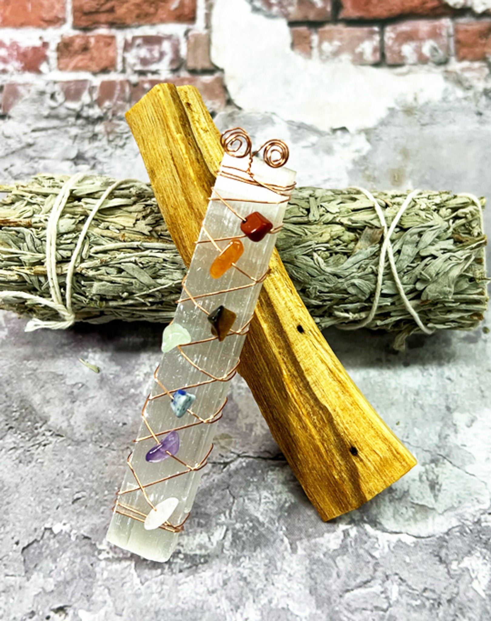 Reinigungspaket | Selenit-Chakra-Steinstab, Salbei-Räucherstäbchen und Palo-Santo-Stick